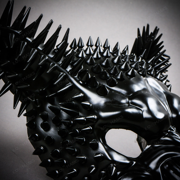 Angry Wolf Steampunk Spike Masquerade Mask - Black - Picture 10 of 10